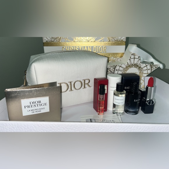 New, unused and Authentic Holiday edition Dior gift set - Picture 9 of 9